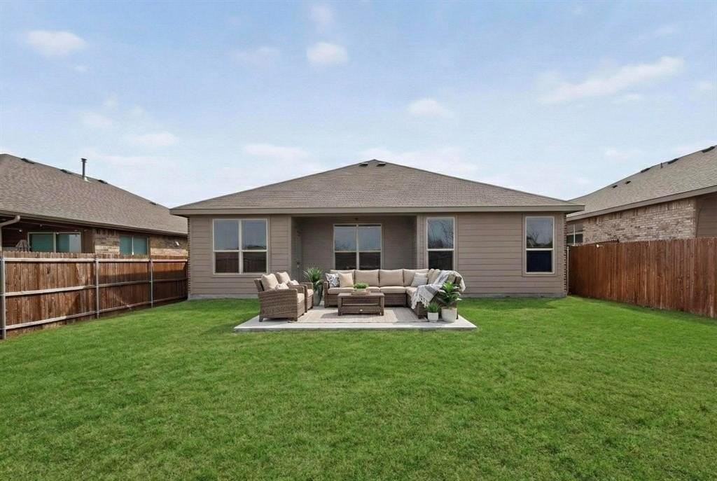 8425 Wildwest Dr - Photo 4 of 27