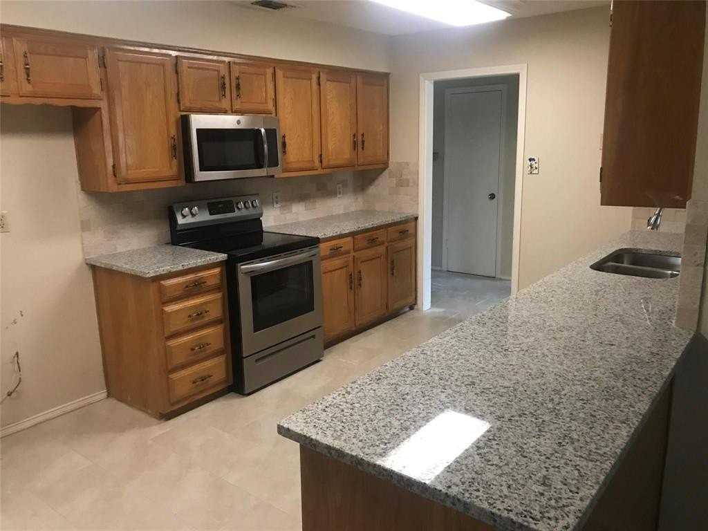 1604 Vanderbilt St - Photo 2 of 4