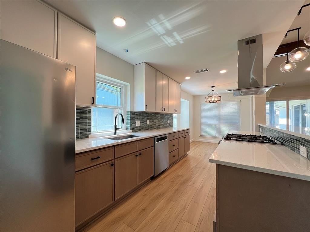 1842 Juniper Ln - Photo 4 of 21
