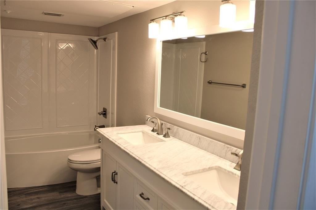 4628 Nervin St - Photo 5 of 30