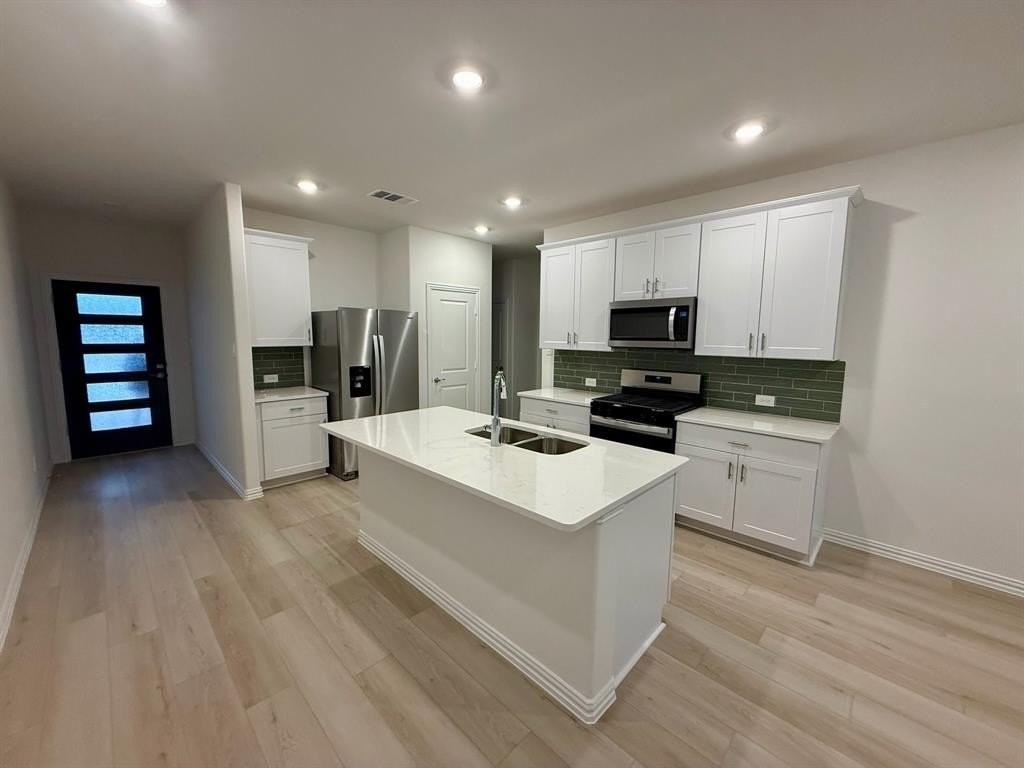1733 Arches Rd - Photo 3 of 17