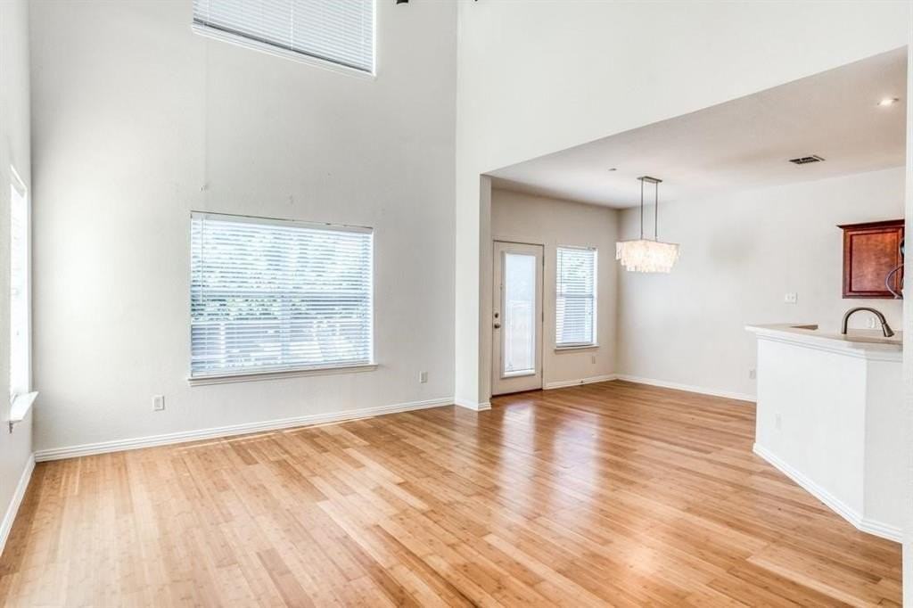 3301 Paisano Trl - Photo 2 of 24
