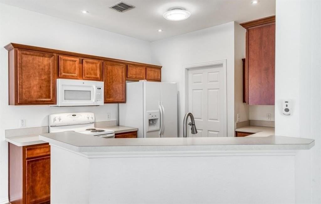3301 Paisano Trl - Photo 3 of 24