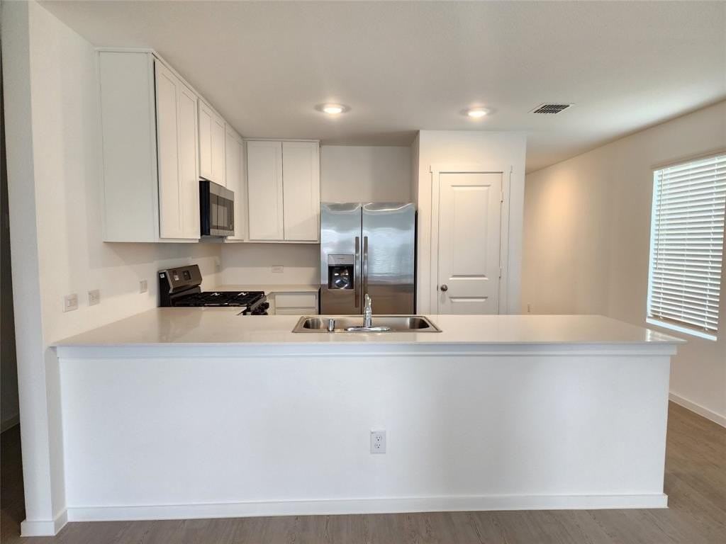 1043 Birkdale Dr - Photo 2 of 13