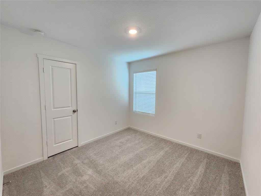1043 Birkdale Dr - Photo 6 of 13