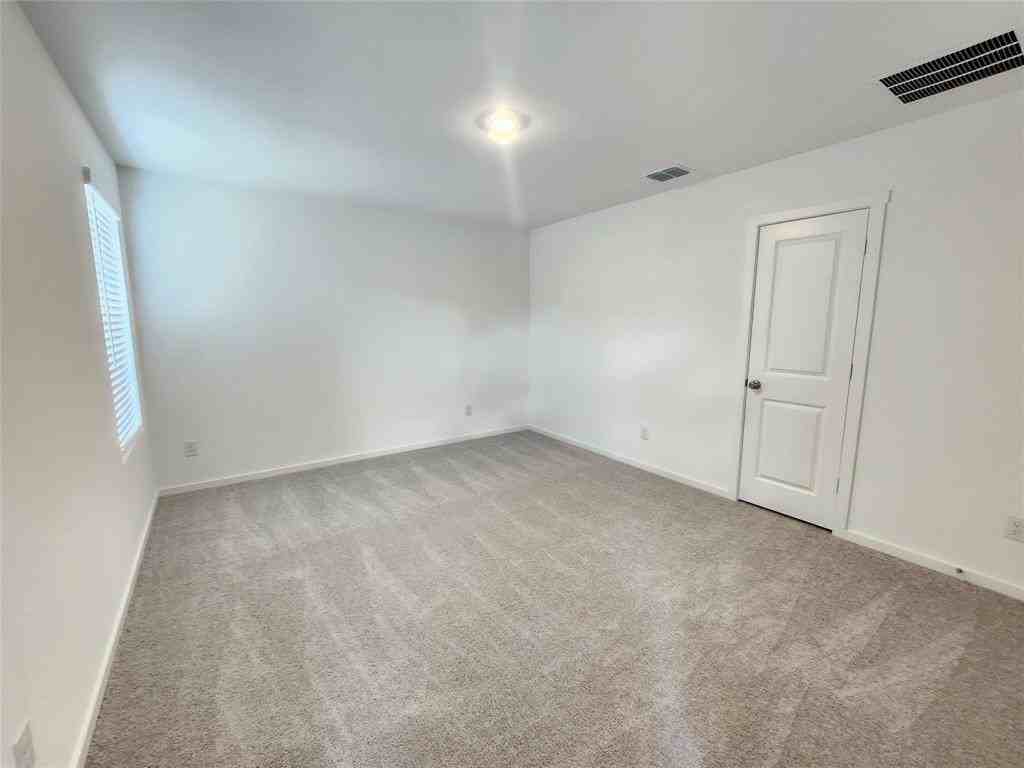 1043 Birkdale Dr - Photo 7 of 13