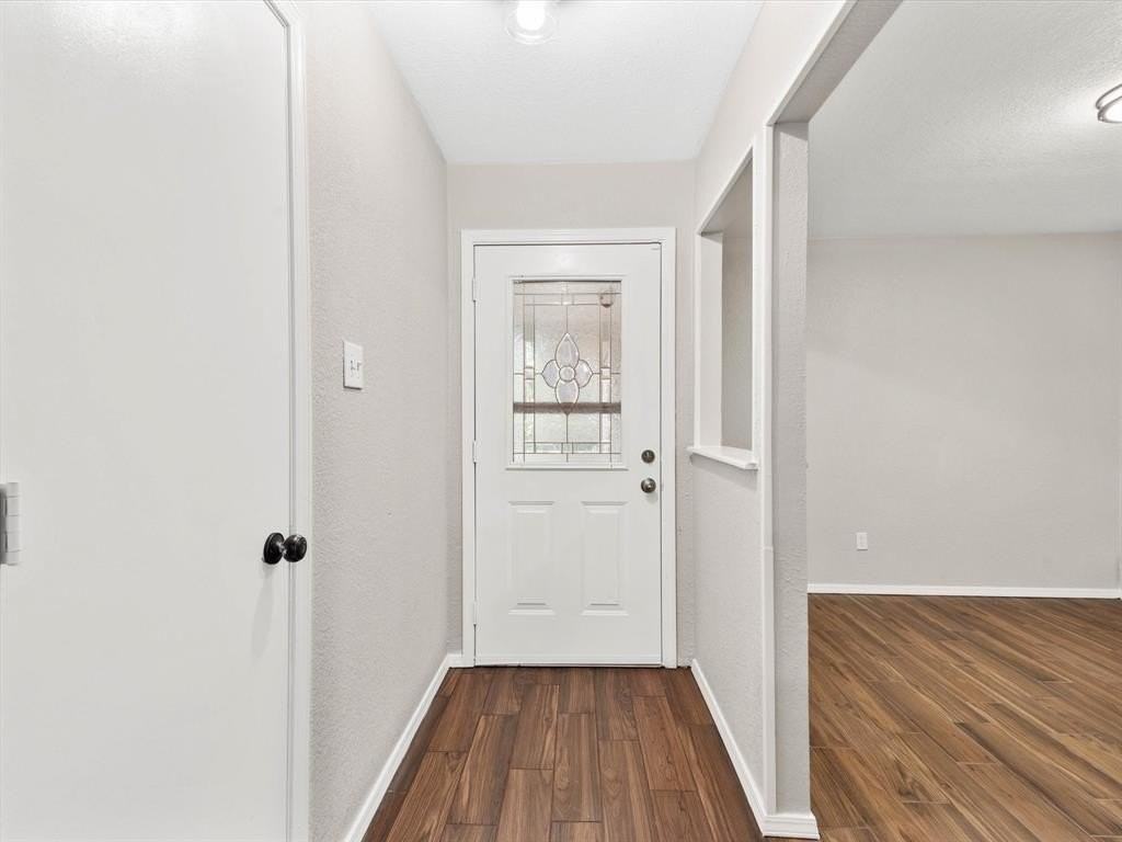 5402 Rimrock Ct - Photo 3 of 30