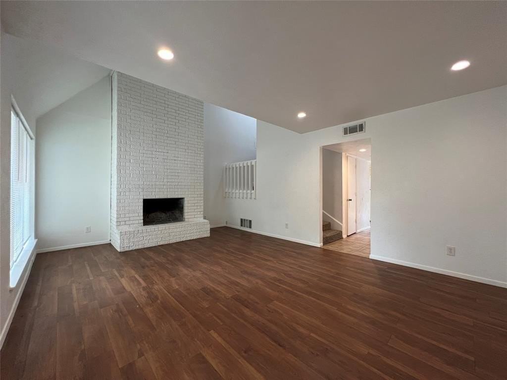 1908 Camden Ct #03 - Photo 2 of 17