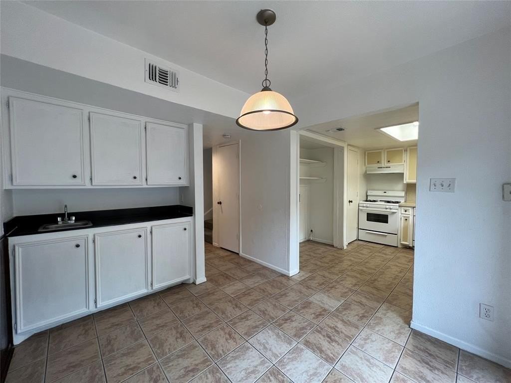 1908 Camden Ct #03 - Photo 5 of 17