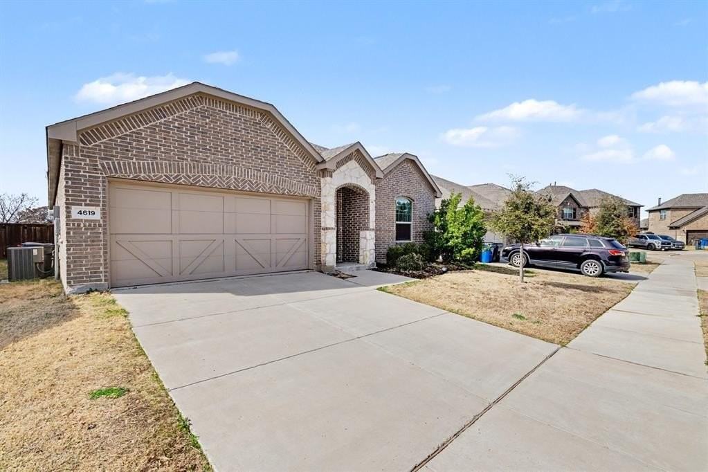 4619 Cleves Ave - Photo 3 of 27