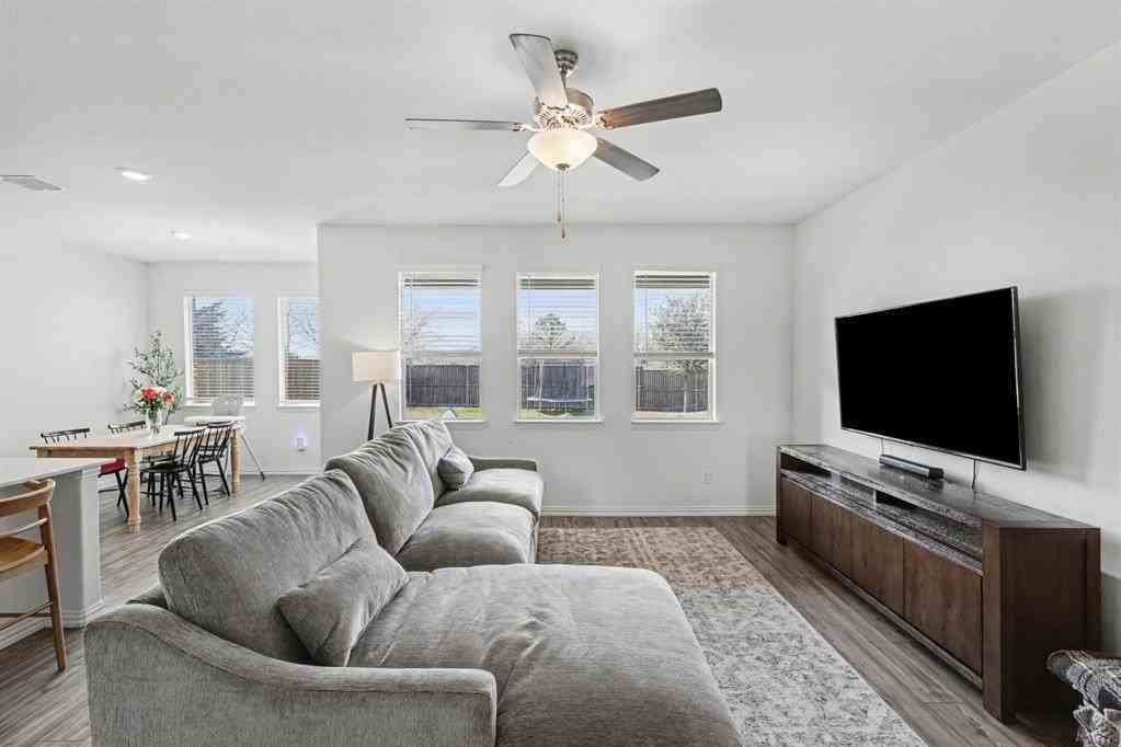 4619 Cleves Ave - Photo 5 of 27