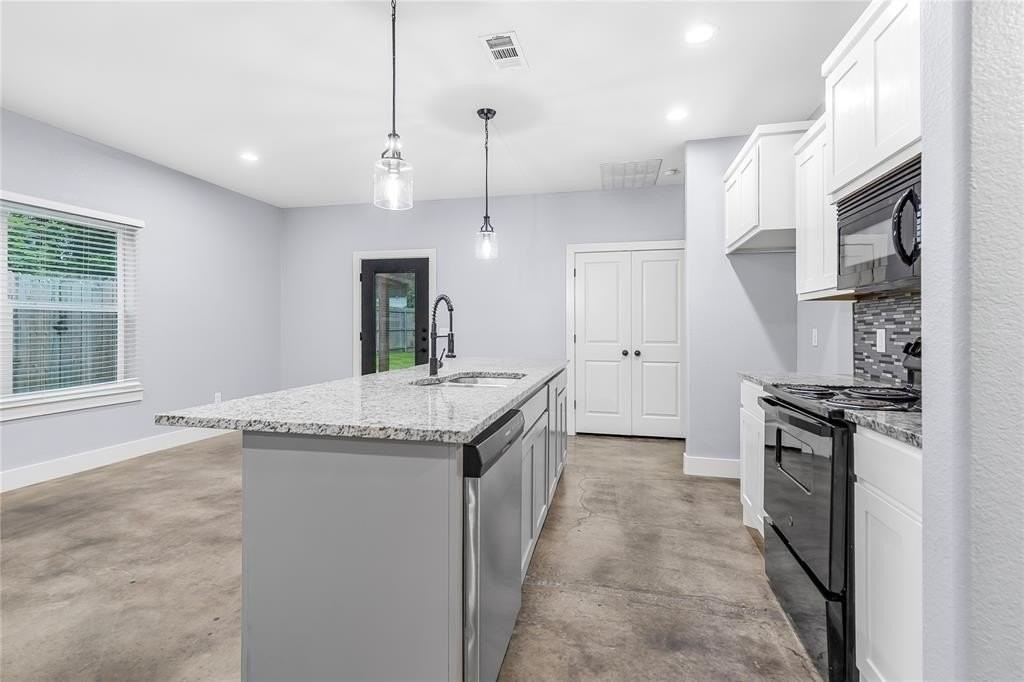 604 Star St - Photo 5 of 18