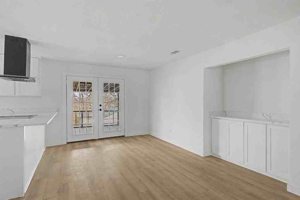 1411 W Gandy St - Photo 7 of 30