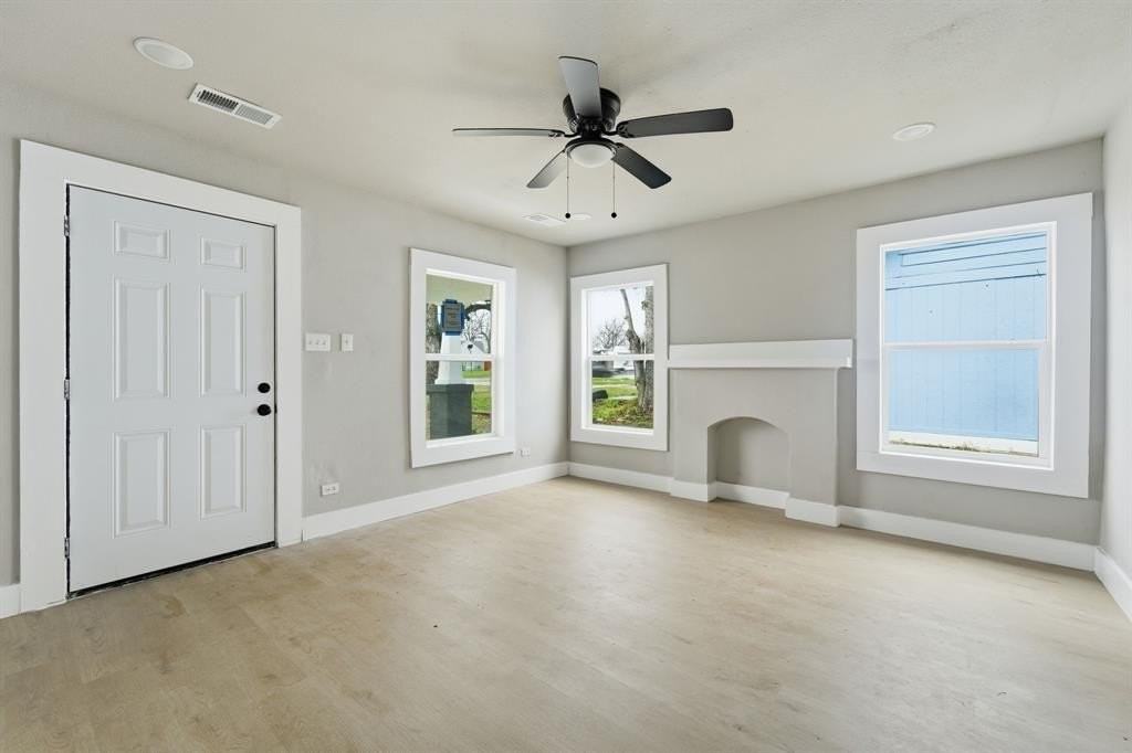 1511 Southerland Ave - Photo 4 of 22