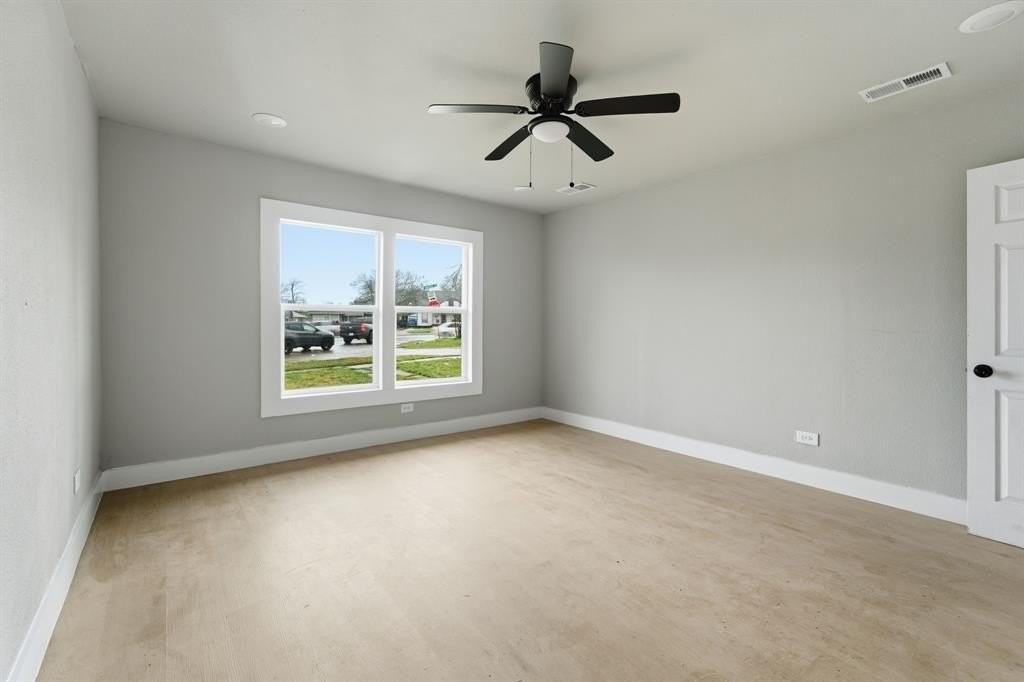 1511 Southerland Ave - Photo 6 of 22