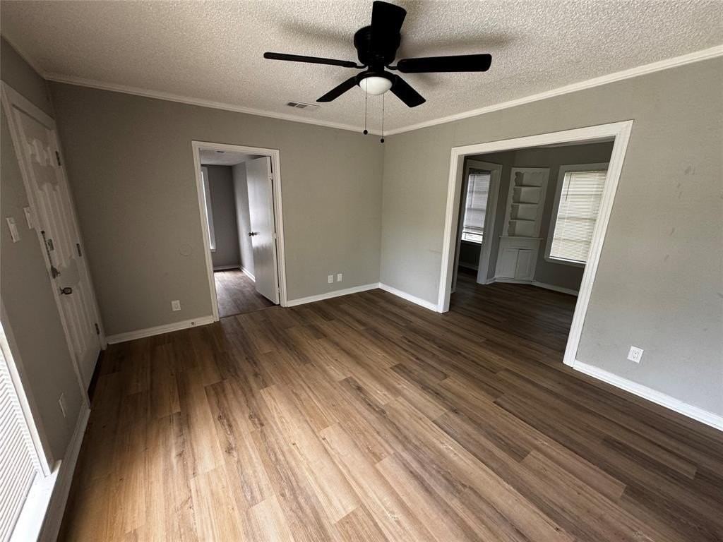 1717 Hemphill Dr - Photo 2 of 7