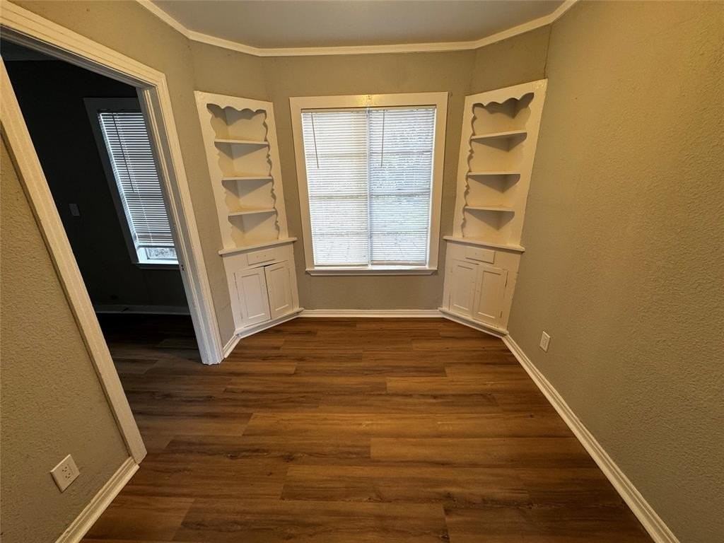1717 Hemphill Dr - Photo 5 of 7