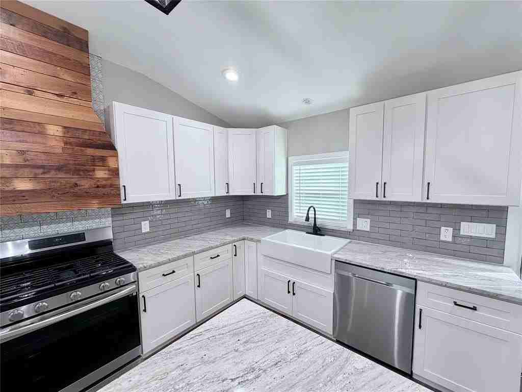 710 N Rusk St - Photo 5 of 34