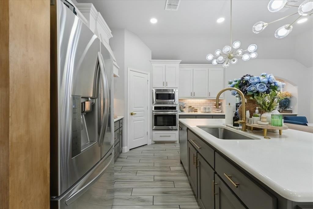 1641 Irene Dr - Photo 6 of 24