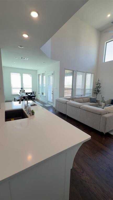 2105 Halkin Rd - Photo 5 of 12