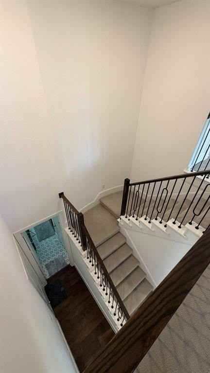 2105 Halkin Rd - Photo 7 of 12