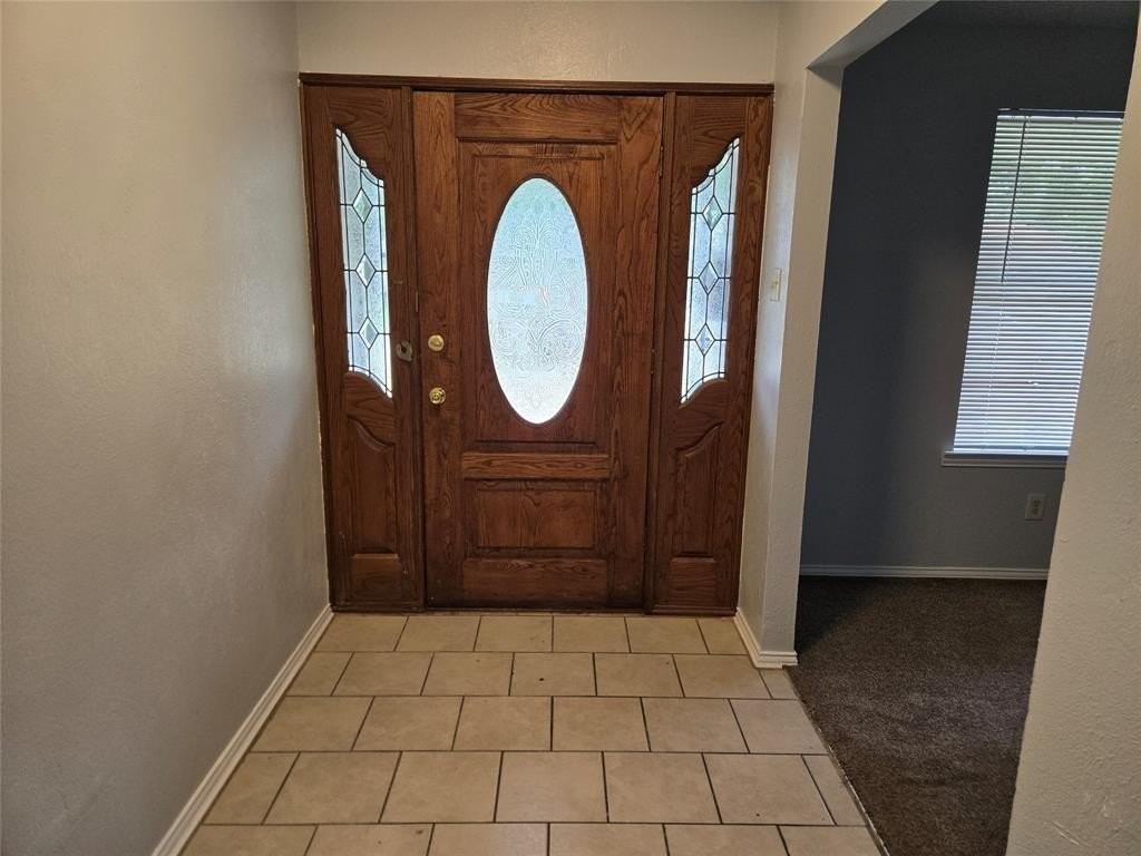 509 Arbor Ln - Photo 4 of 23