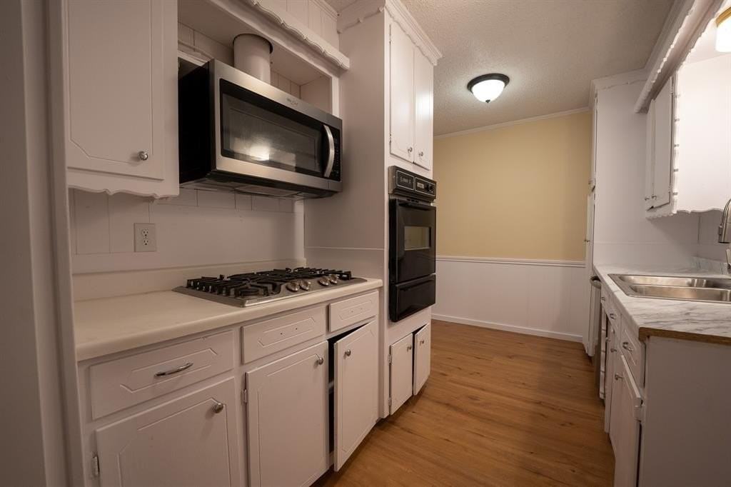 3502 Austin St - Photo 2 of 11