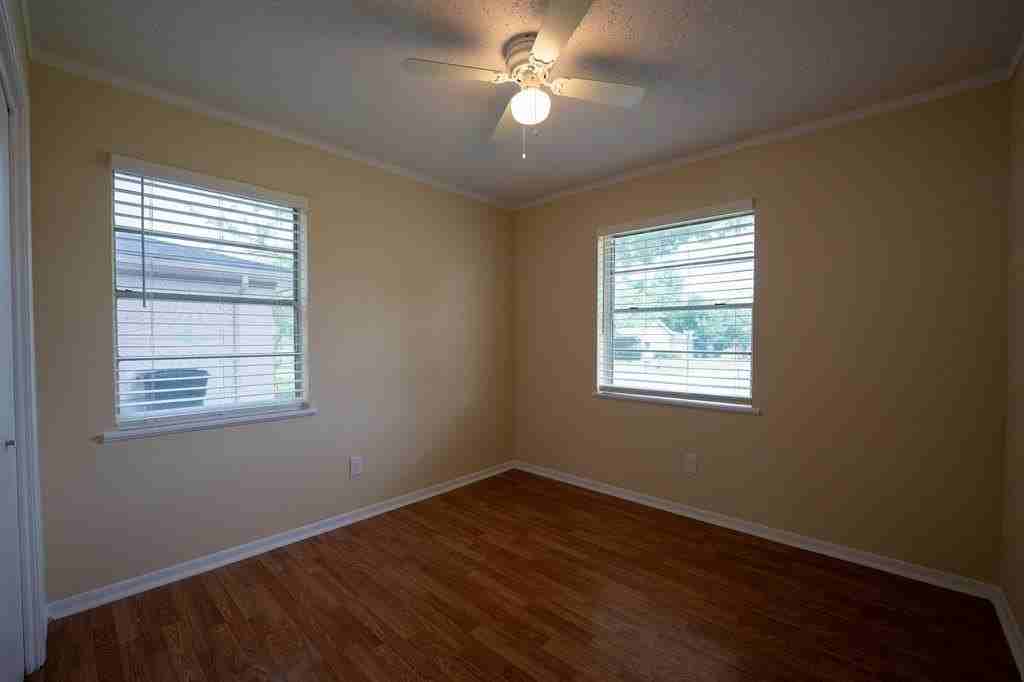3502 Austin St - Photo 4 of 11