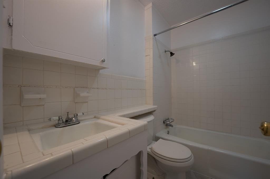 3502 Austin St - Photo 7 of 11