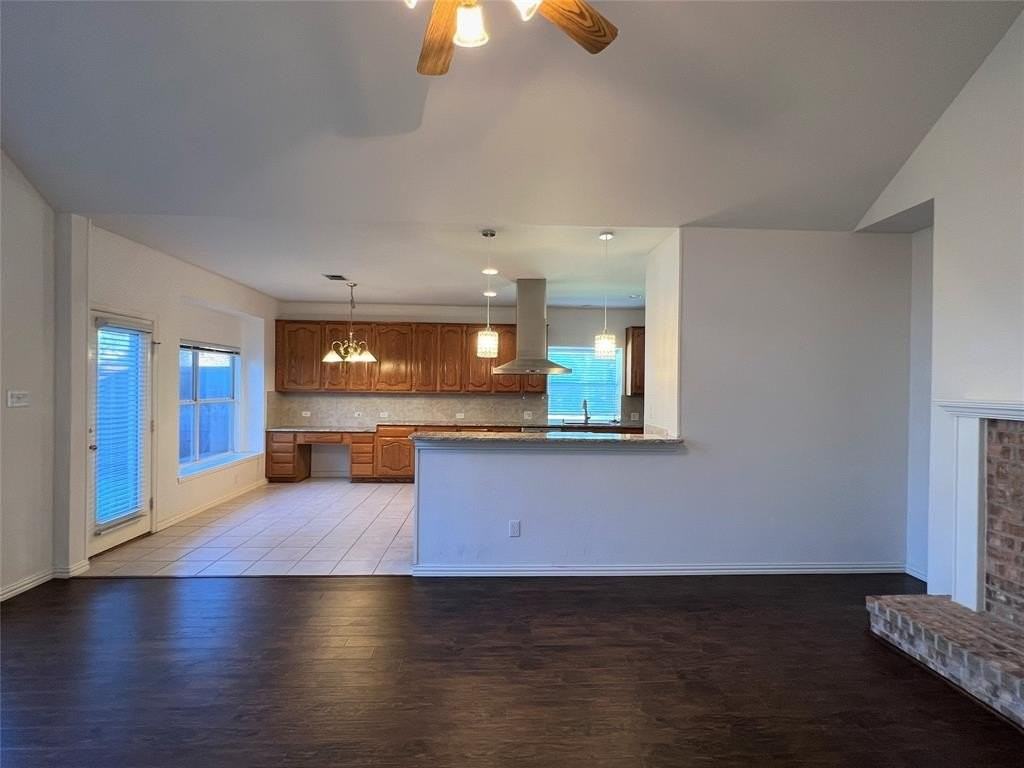 702 Willow Ridge Ct - Photo 4 of 18