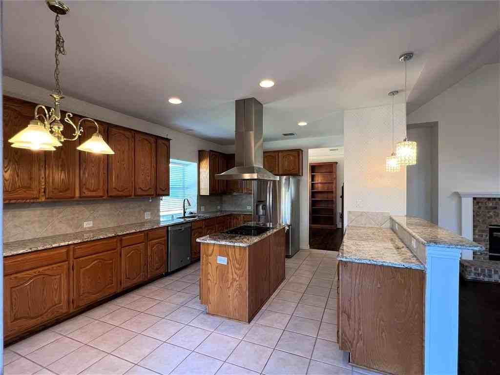 702 Willow Ridge Ct - Photo 5 of 18