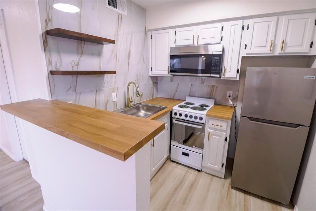 2309 Balsam Dr - Photo 2 of 9