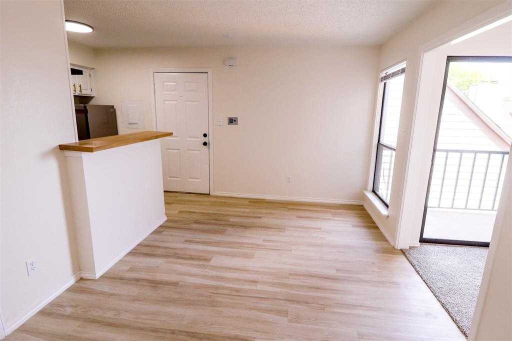 2309 Balsam Dr - Photo 4 of 9