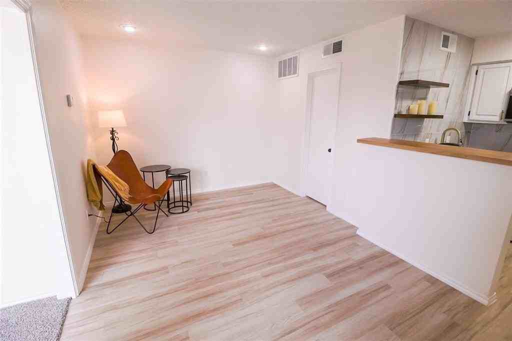 2309 Balsam Dr - Photo 5 of 9