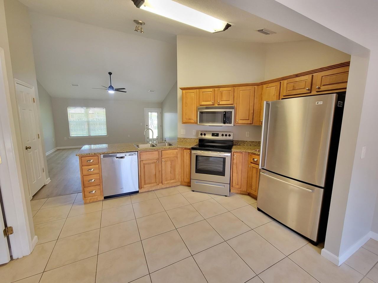 7288 Mossy Oaks Ct - Photo 2 of 20