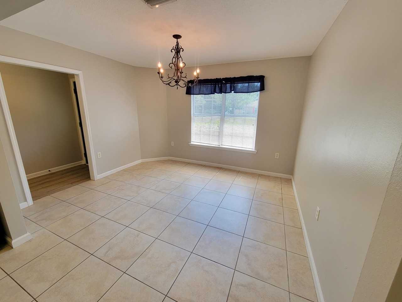 7288 Mossy Oaks Ct - Photo 3 of 20