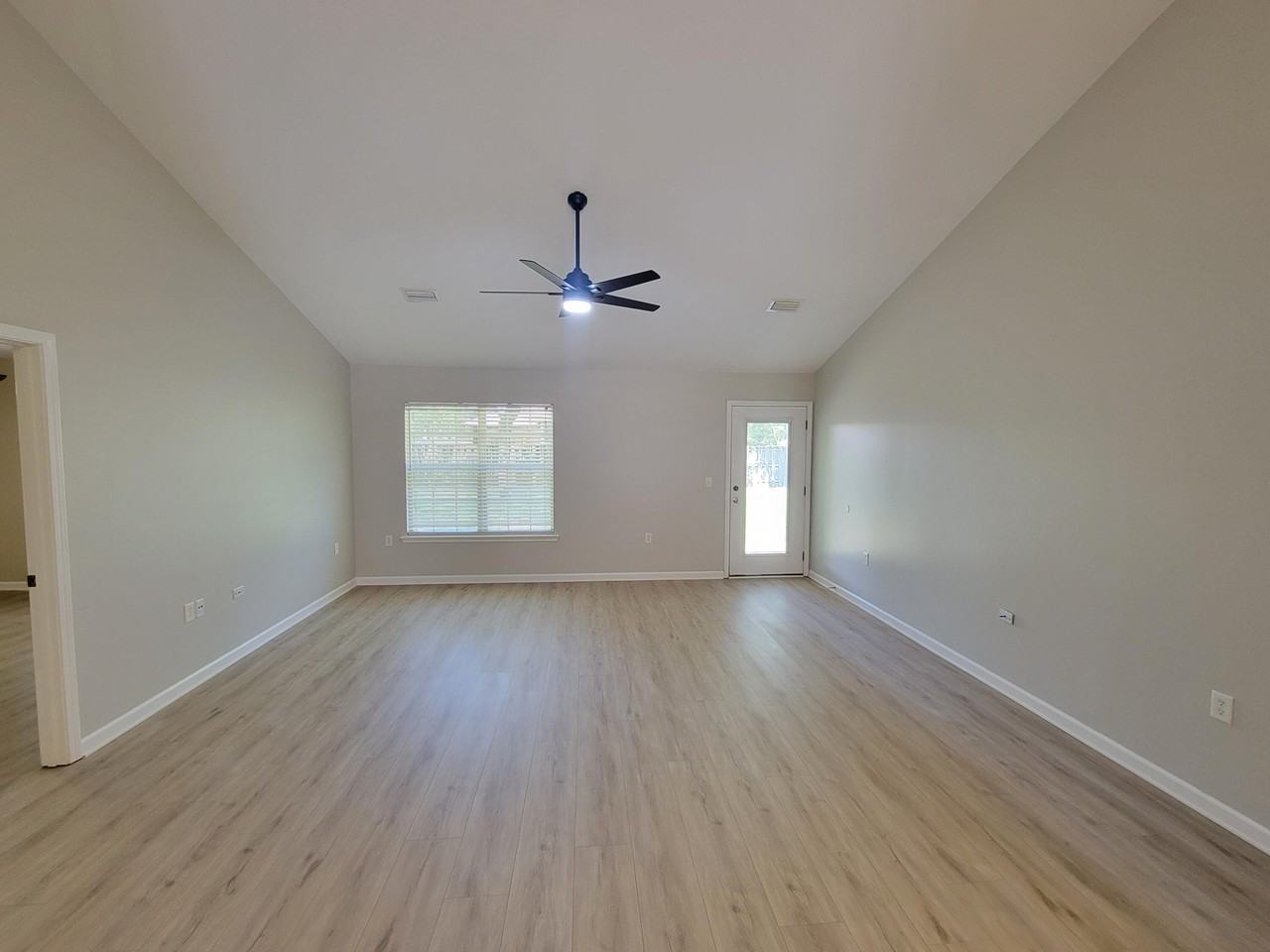 7288 Mossy Oaks Ct - Photo 4 of 20