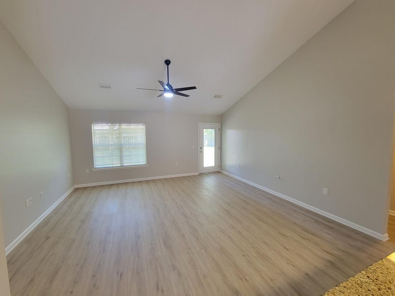 7288 Mossy Oaks Ct - Photo 5 of 20