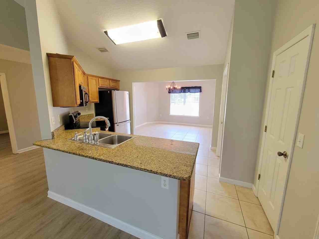 7288 Mossy Oaks Ct - Photo 6 of 20
