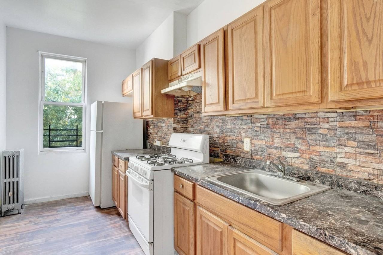 1241 College Ave #2B
