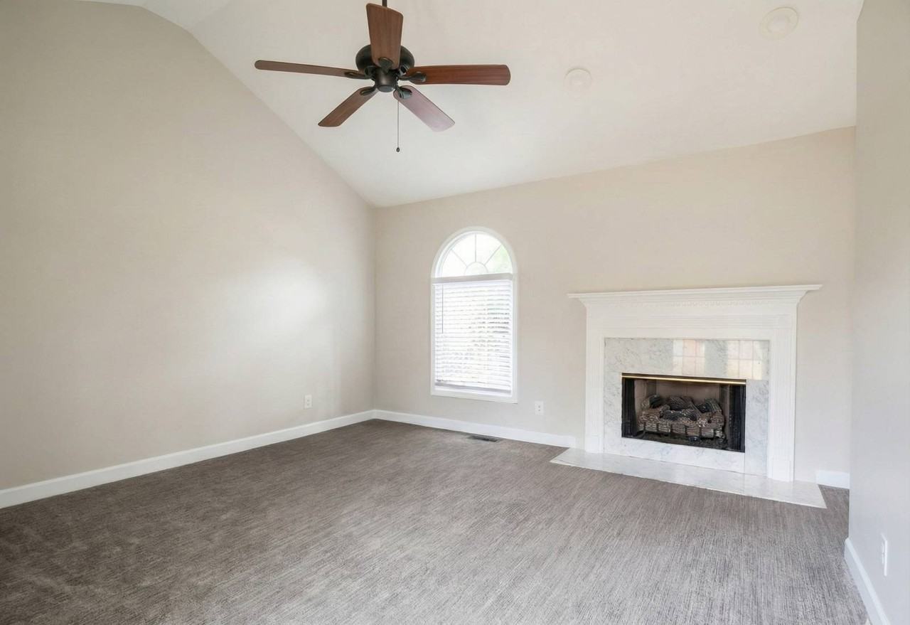 402 Laurel St - Photo 7 of 37