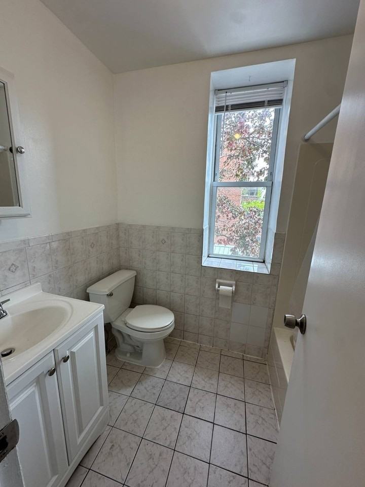 30 Dikeman St #2 - Photo 6 of 7