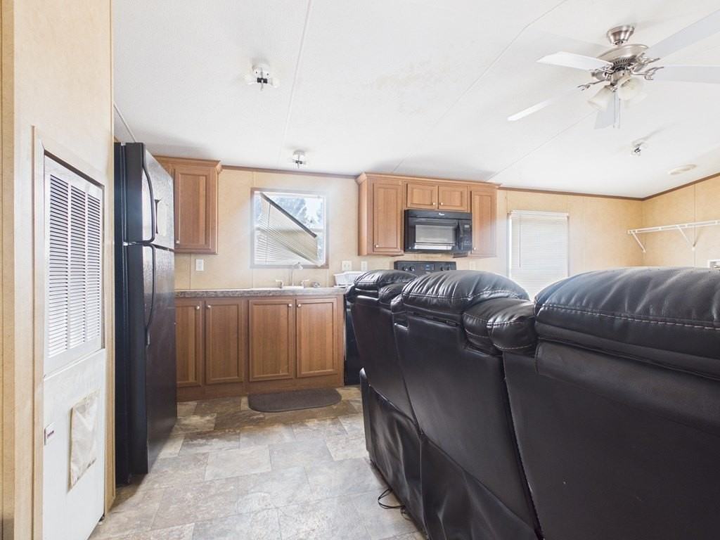 2507 W F St - Photo 3 of 12