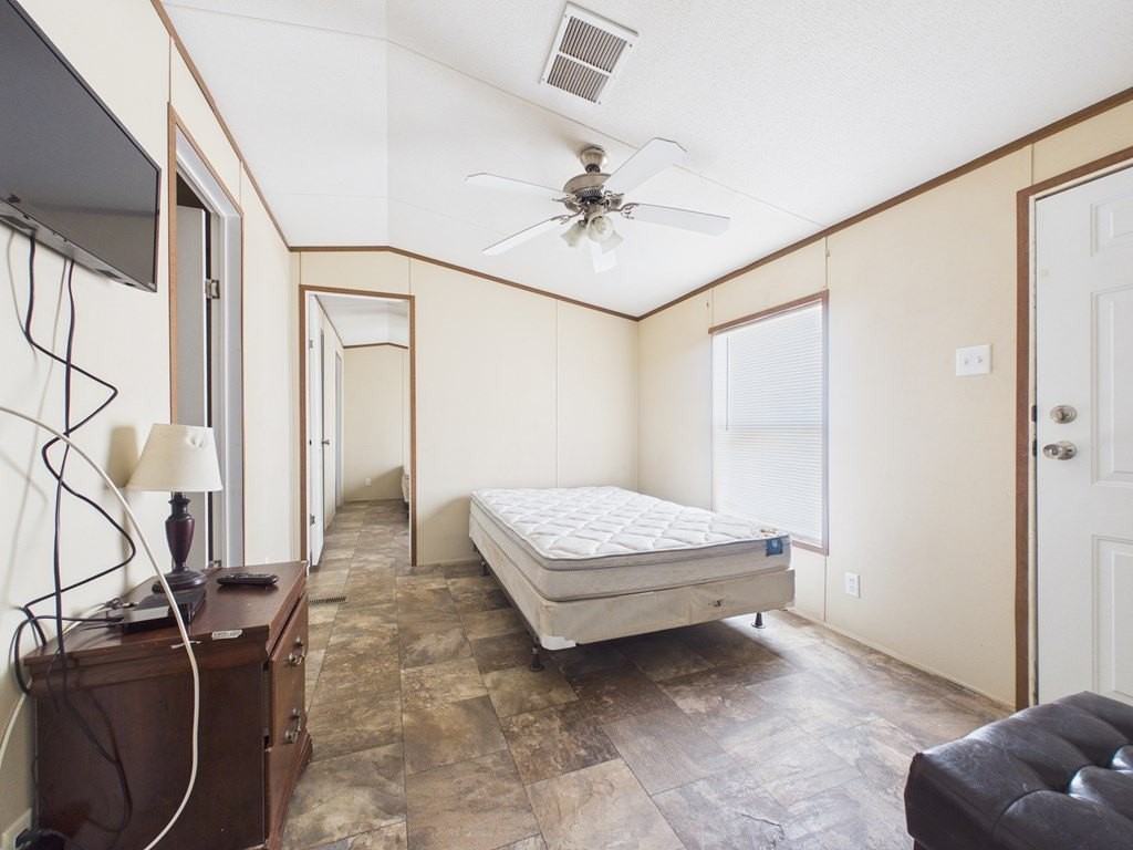 2507 W F St - Photo 7 of 12