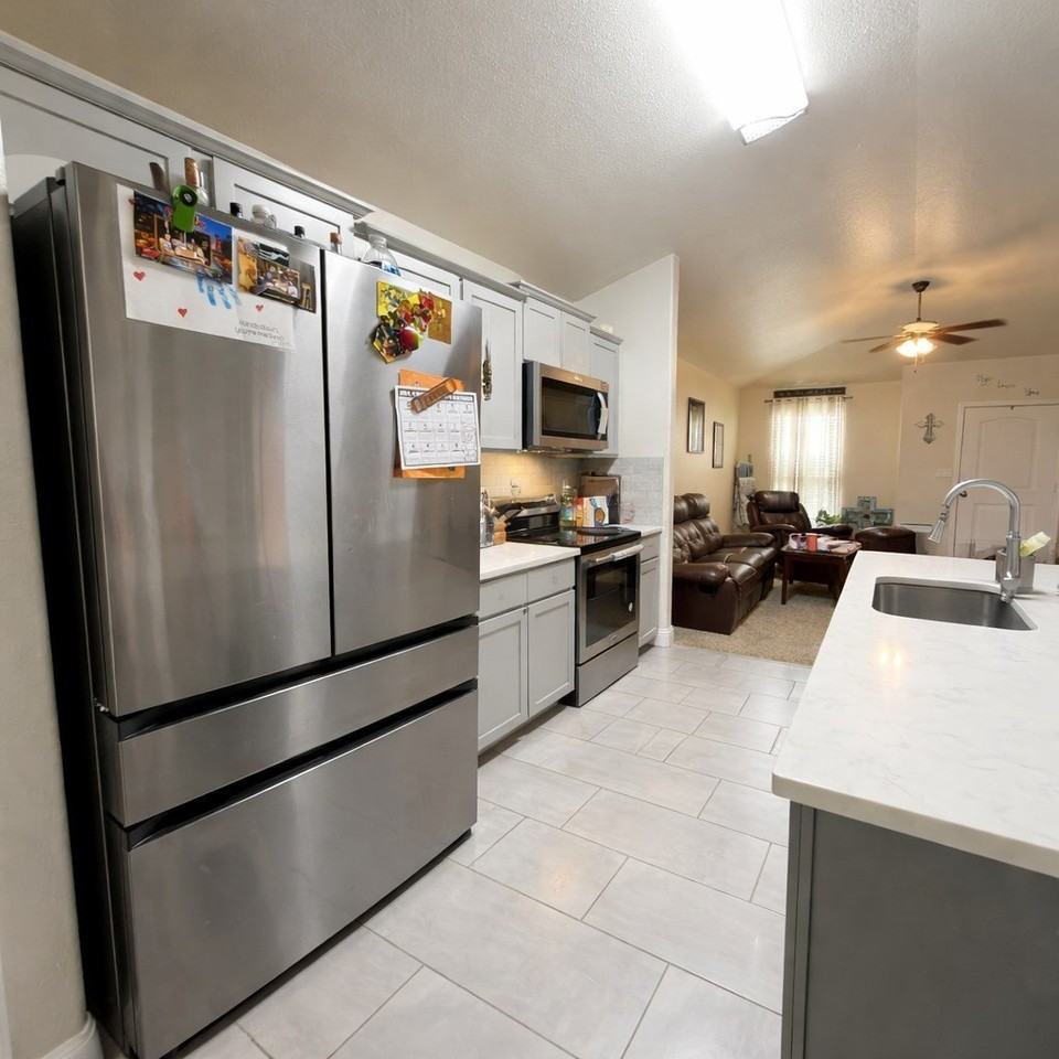 1315 Yellow Rose Ct - Photo 4 of 10