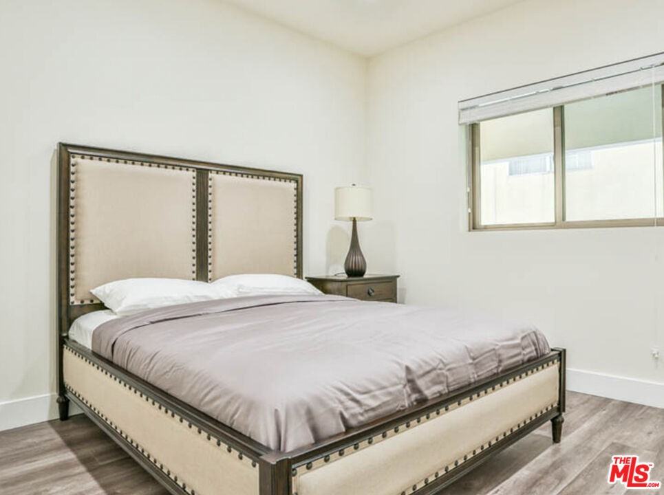 1424 S Bentley Ave #402 - Photo 5 of 8