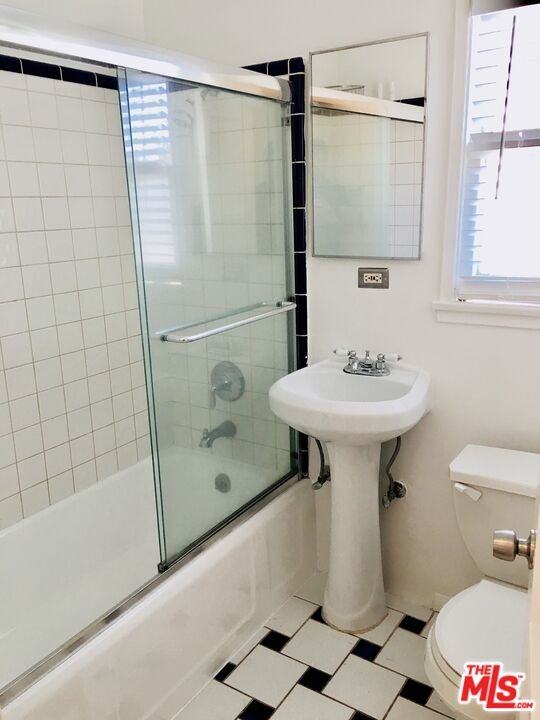 4131 Michael Ave - Photo 3 of 8
