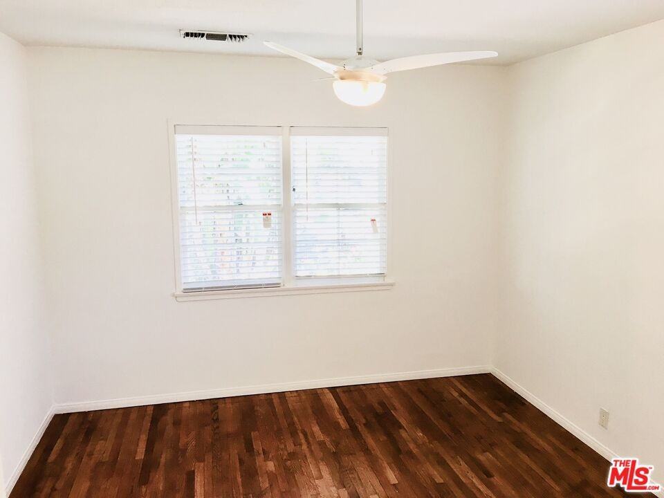 4131 Michael Ave - Photo 4 of 8