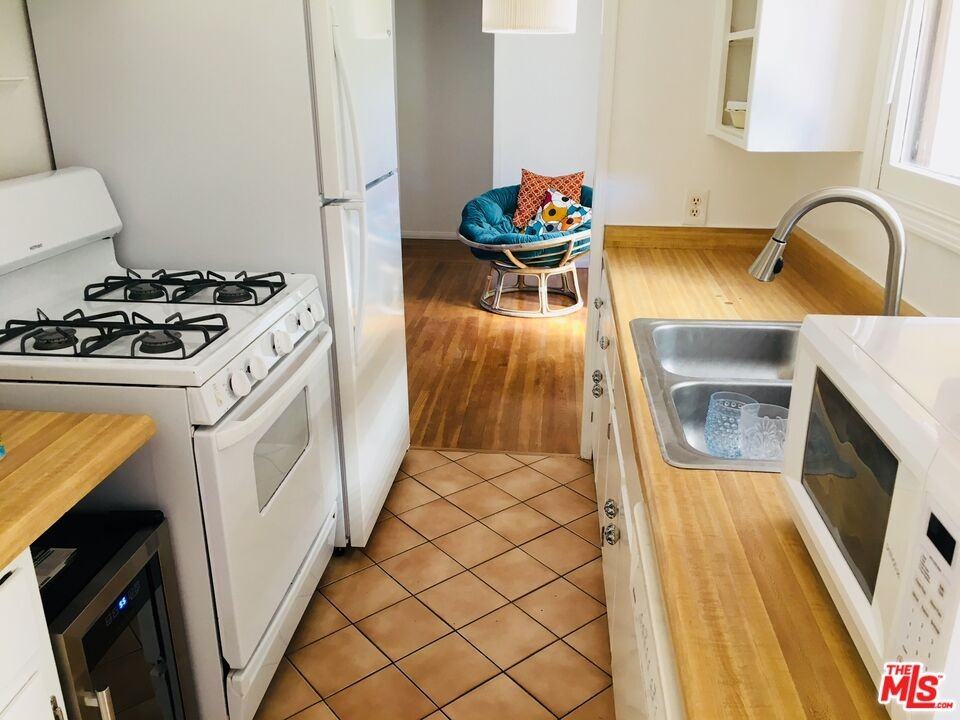 4131 Michael Ave - Photo 6 of 8