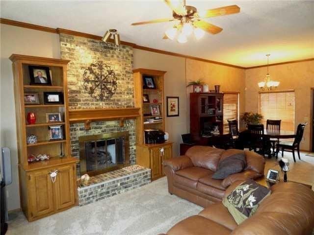 1112 Sw 132nd Pl - Photo 2 of 13